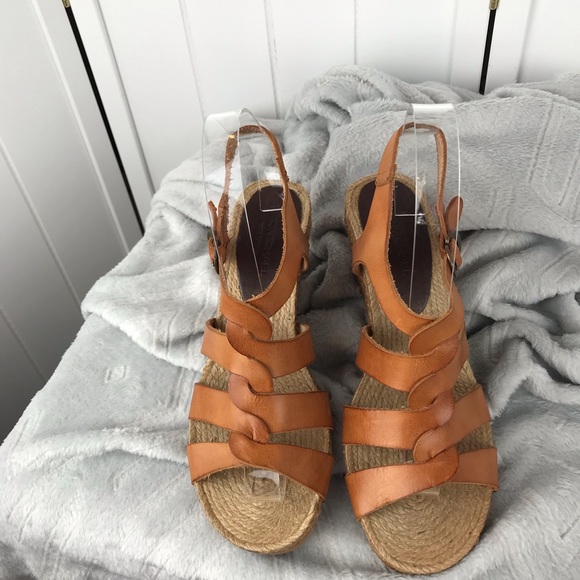 Woven leather wedge Sz 8 - Picture 3 of 5